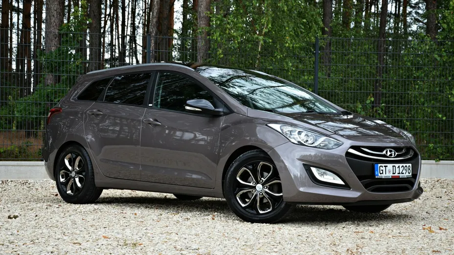 HYUNDAI i30 -
