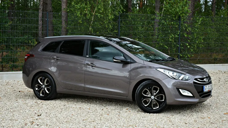 HYUNDAI i30 -