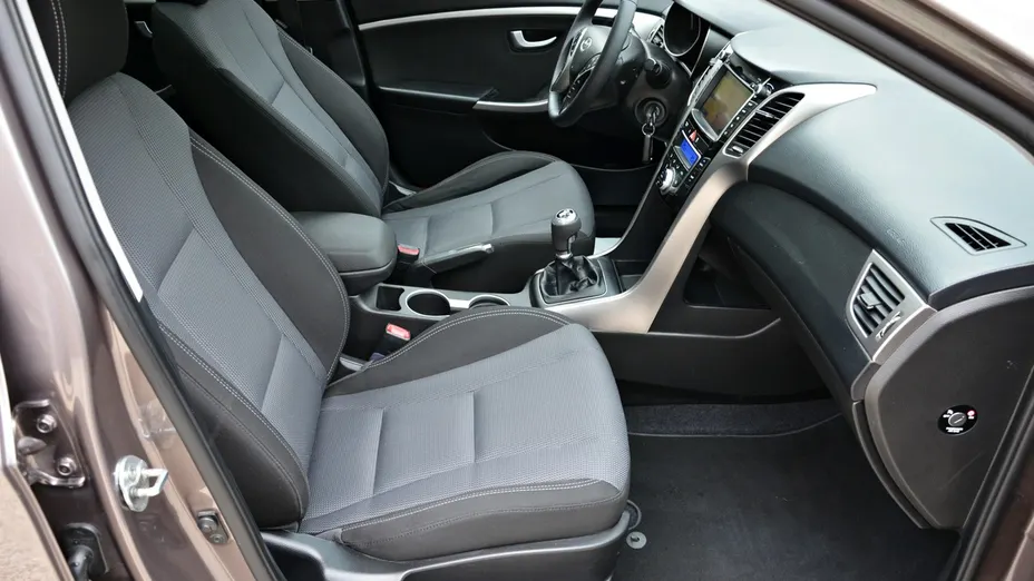 HYUNDAI i30 -