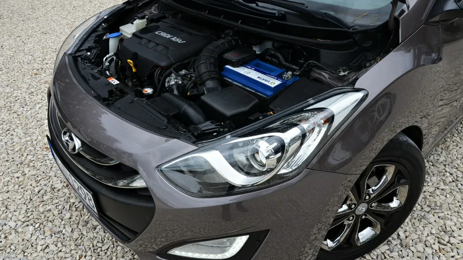 HYUNDAI i30 -