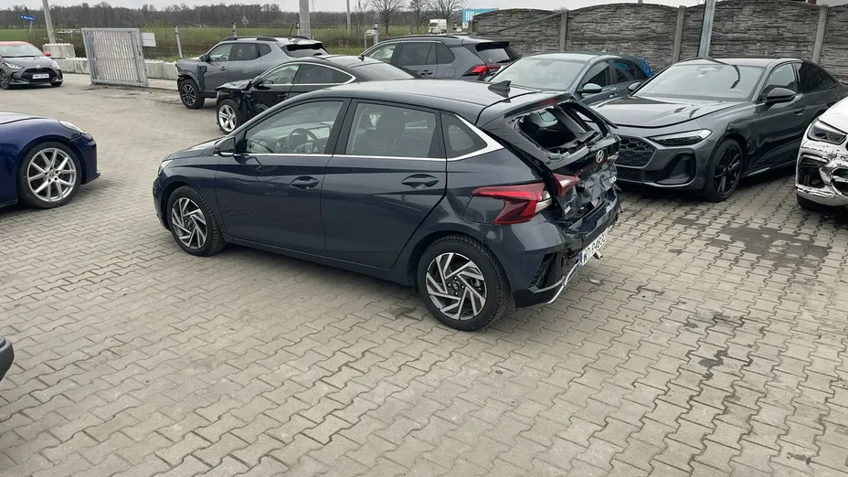 HYUNDAI i20 -