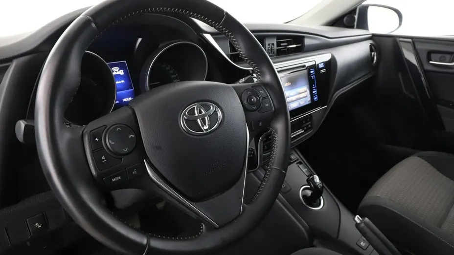 TOYOTA Auris -