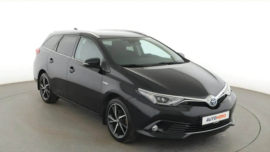 TOYOTA Auris -