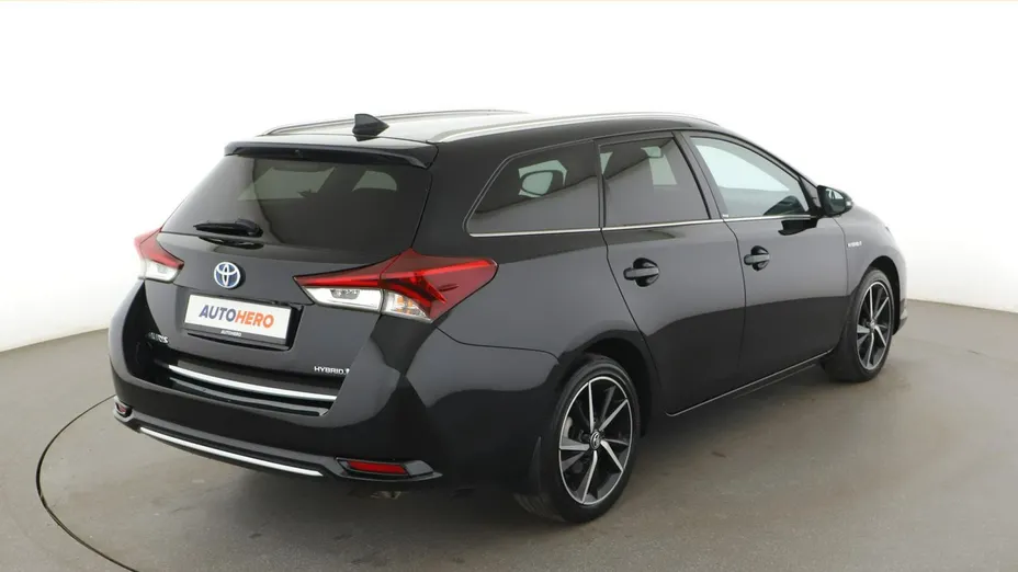 TOYOTA Auris -