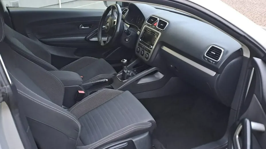 VOLKSWAGEN Scirocco -