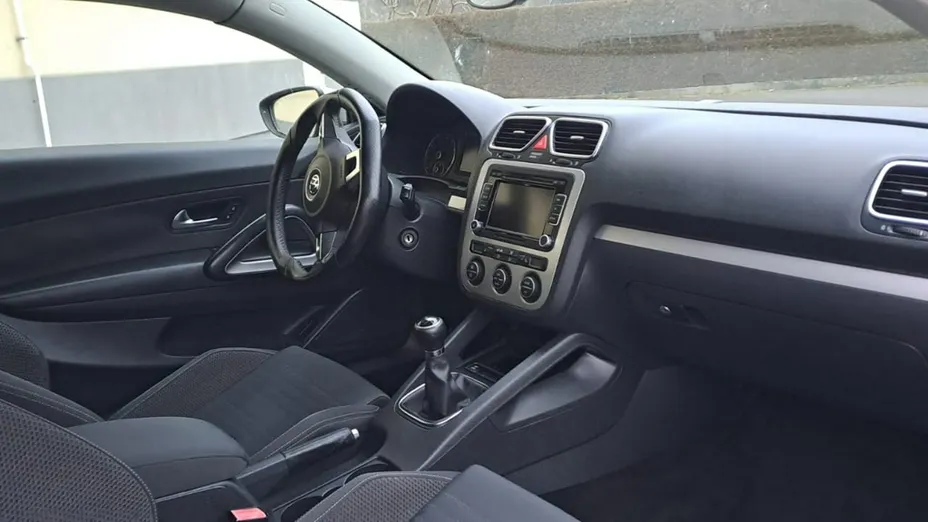 VOLKSWAGEN Scirocco -