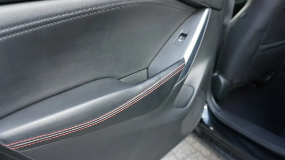MAZDA 6 -