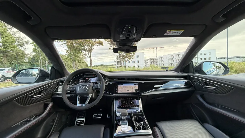 AUDI RS Q8 -
