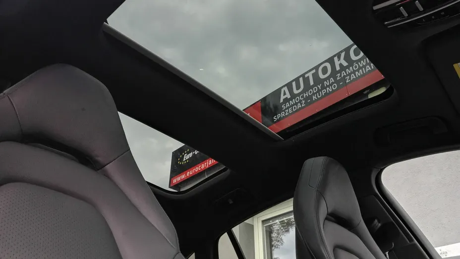 PORSCHE Panamera -