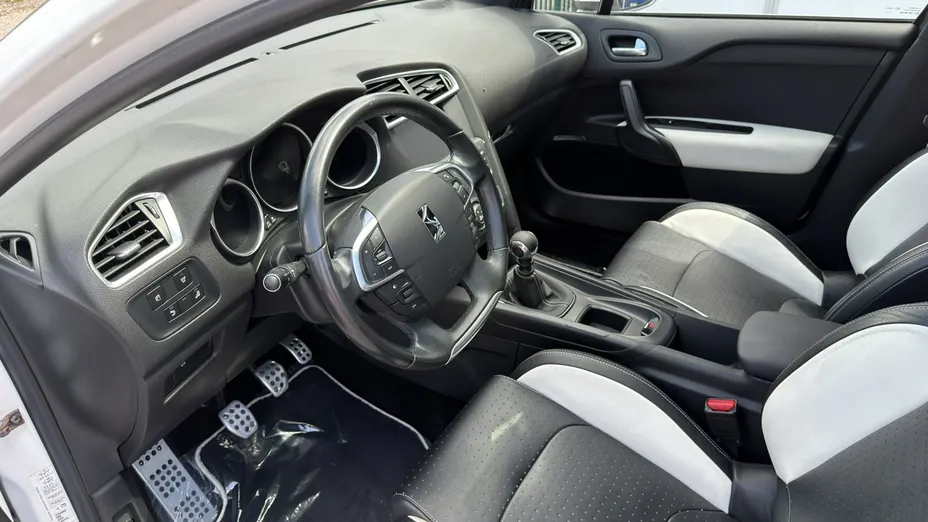 CITROEN DS4 -