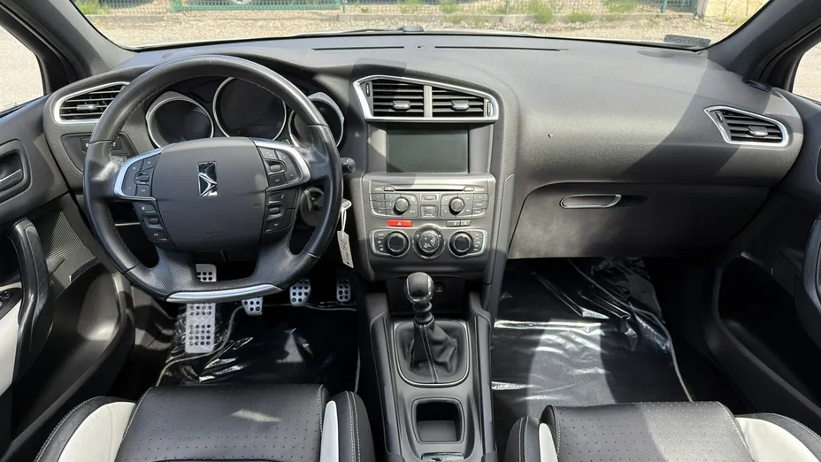 CITROEN DS4 -