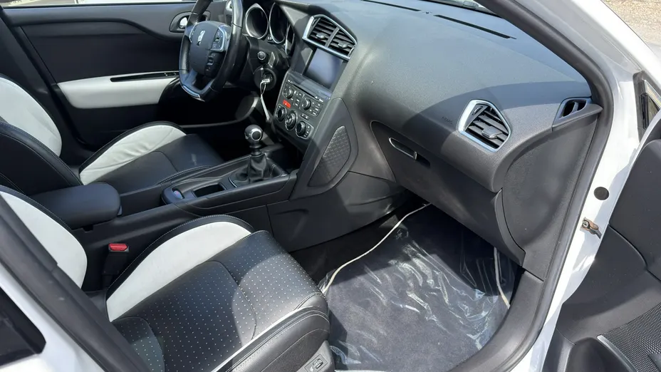 CITROEN DS4 -