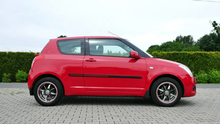 SUZUKI Swift -