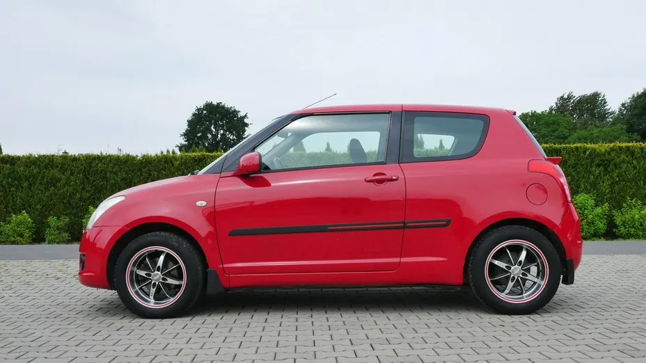 SUZUKI Swift -