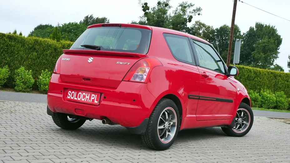 SUZUKI Swift -