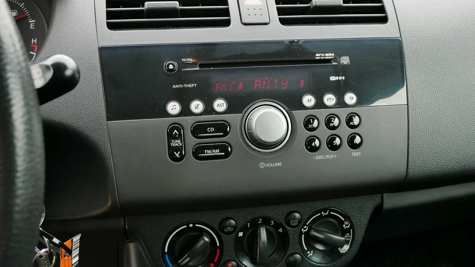 SUZUKI Swift -