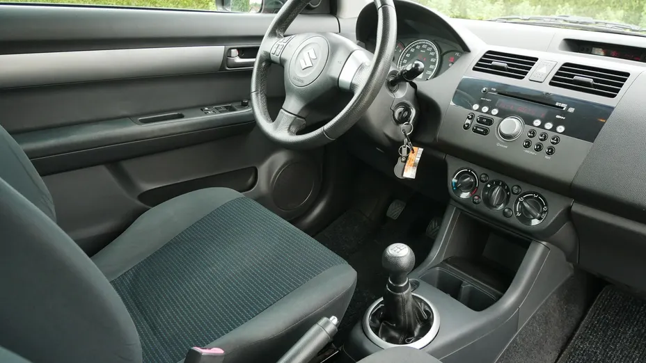 SUZUKI Swift -