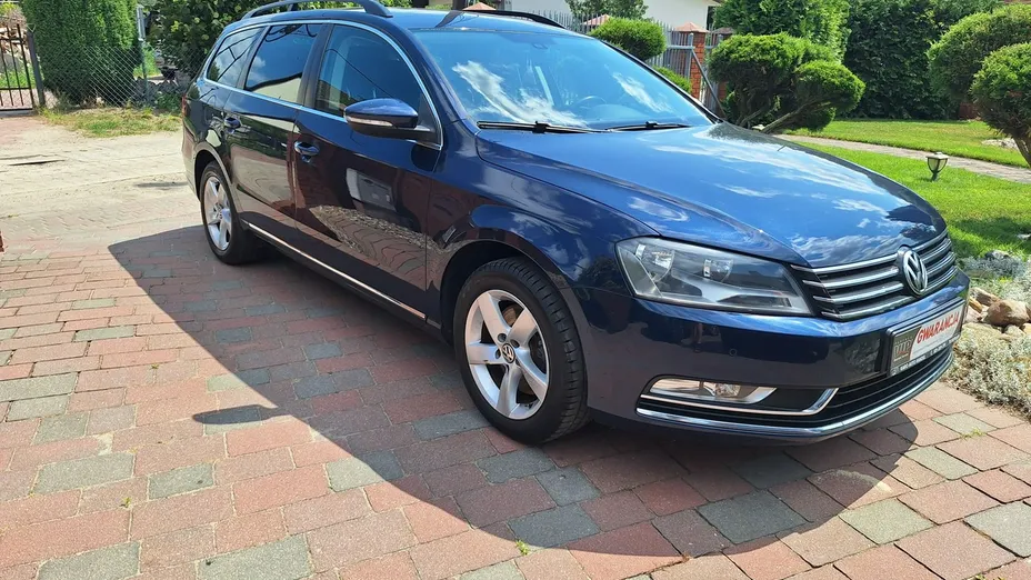 VOLKSWAGEN Passat -