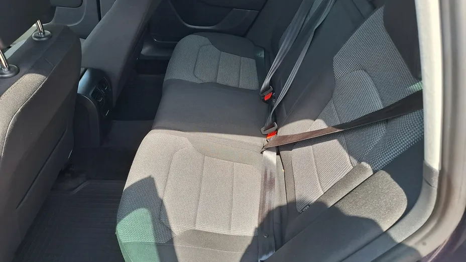 VOLKSWAGEN Passat -