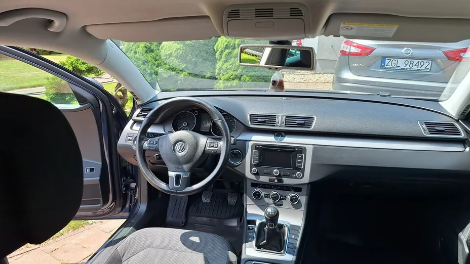 VOLKSWAGEN Passat -