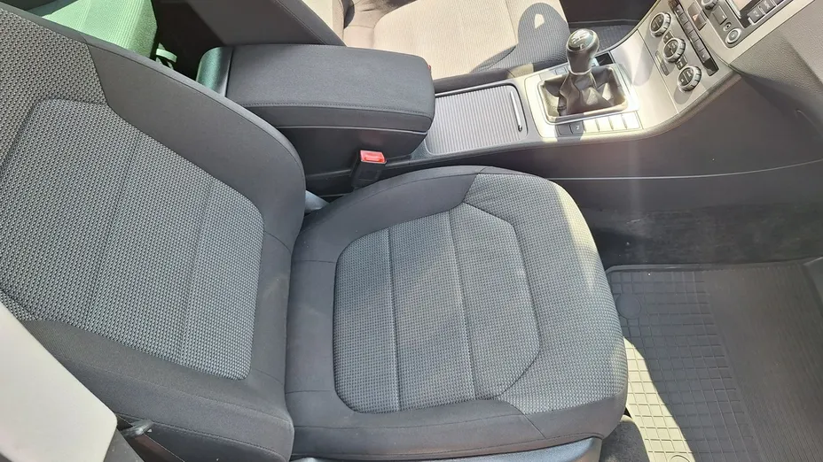 VOLKSWAGEN Passat -