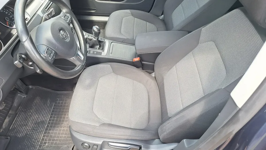 VOLKSWAGEN Passat -