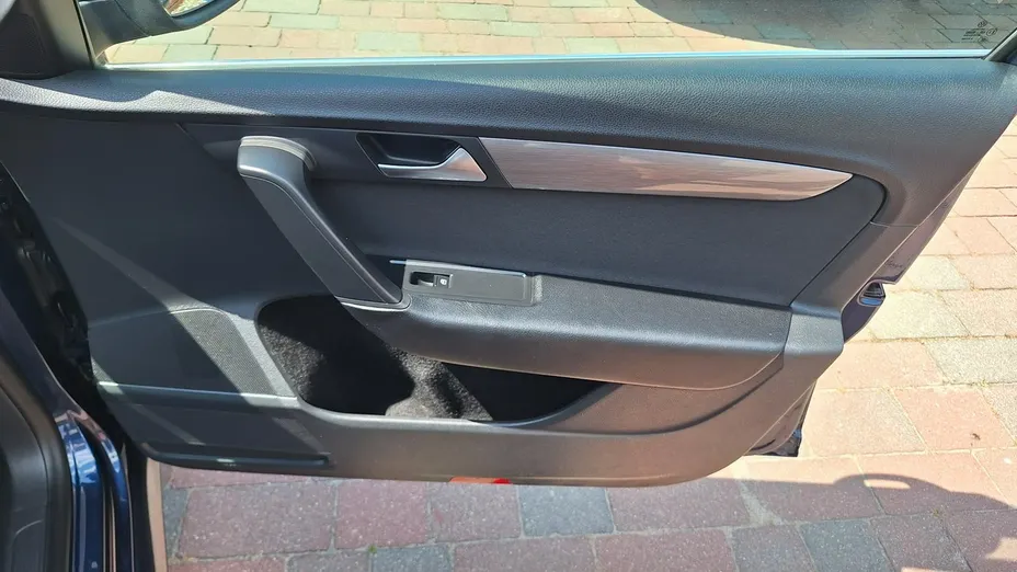 VOLKSWAGEN Passat -