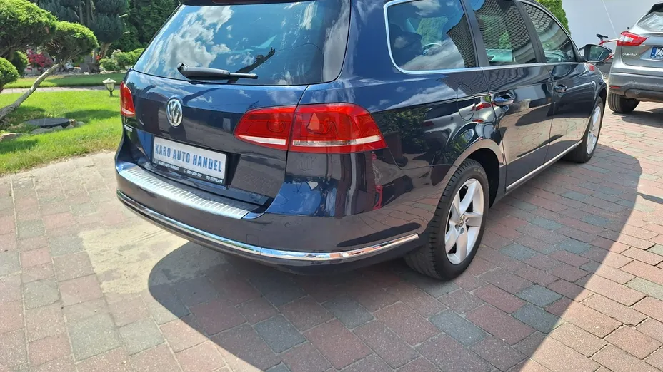 VOLKSWAGEN Passat -