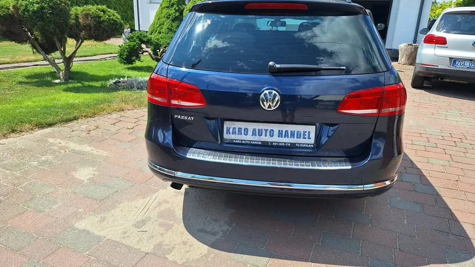 VOLKSWAGEN Passat -