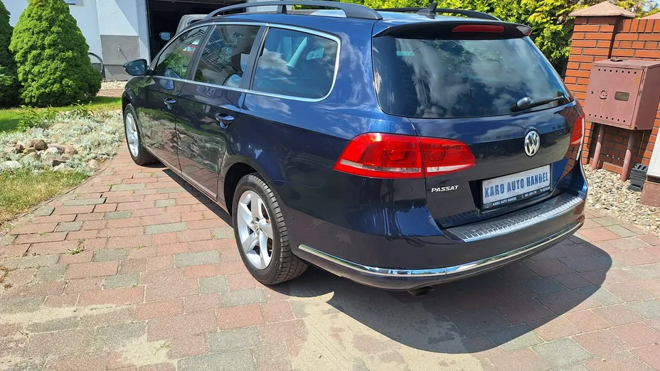 VOLKSWAGEN Passat -