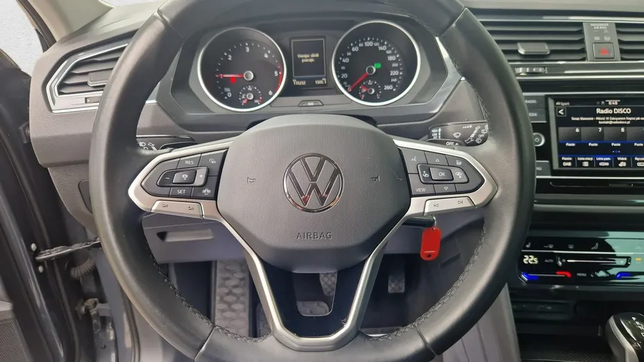 VOLKSWAGEN Tiguan -