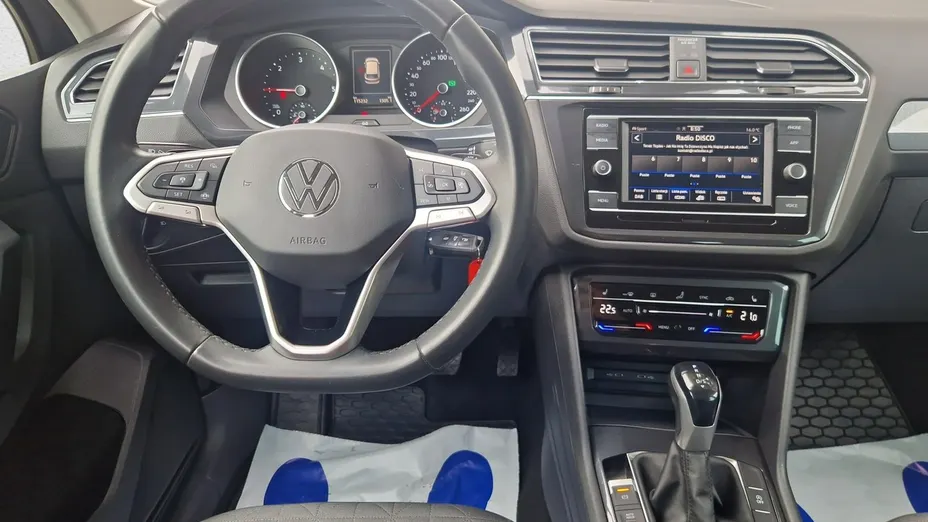 VOLKSWAGEN Tiguan -