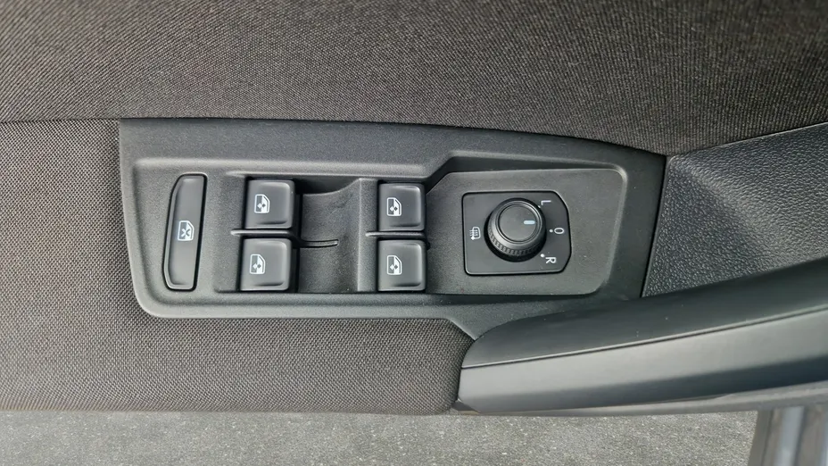 VOLKSWAGEN Tiguan -