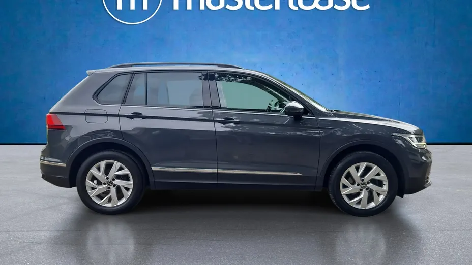 VOLKSWAGEN Tiguan -