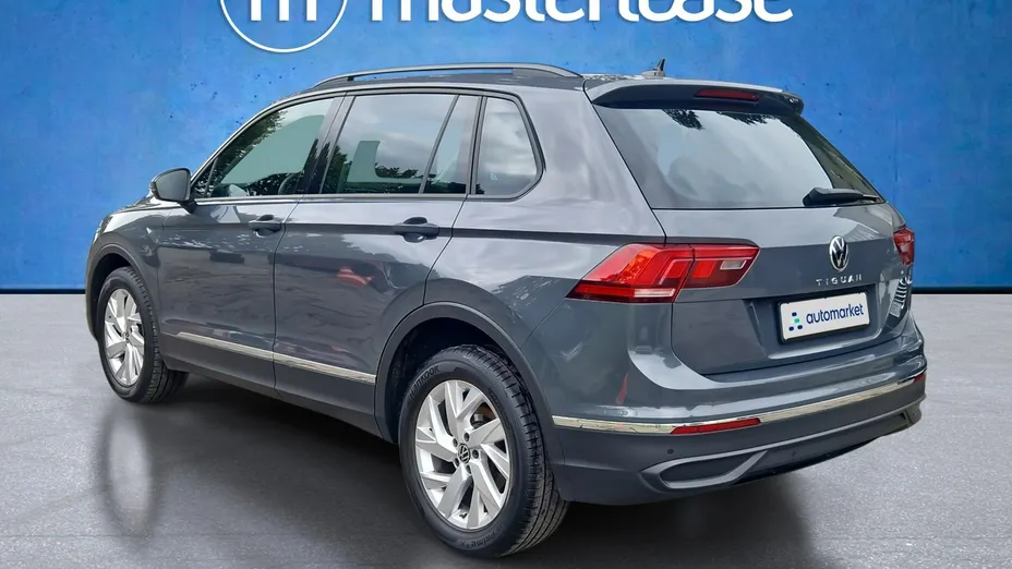 VOLKSWAGEN Tiguan -