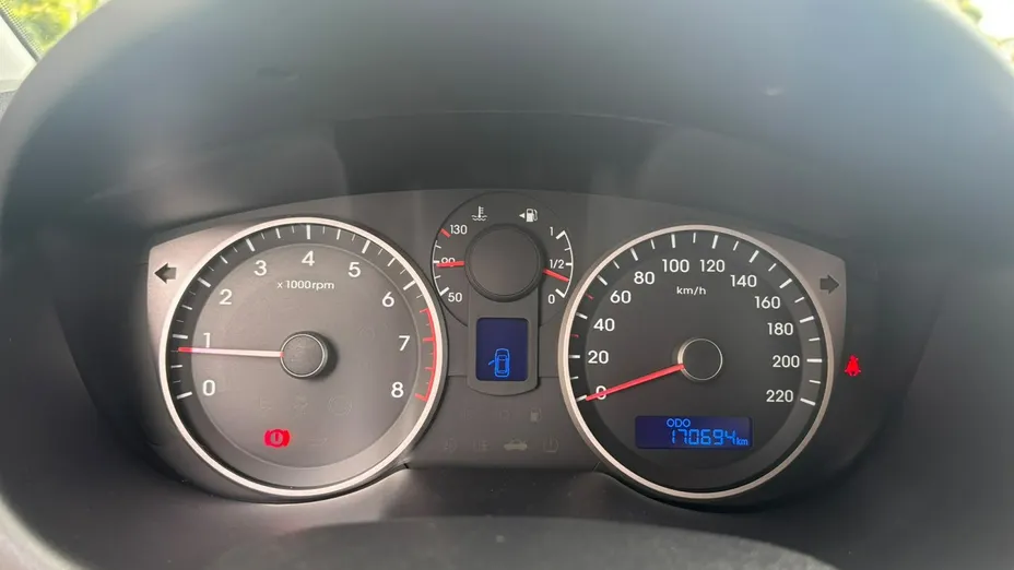 HYUNDAI i20 -