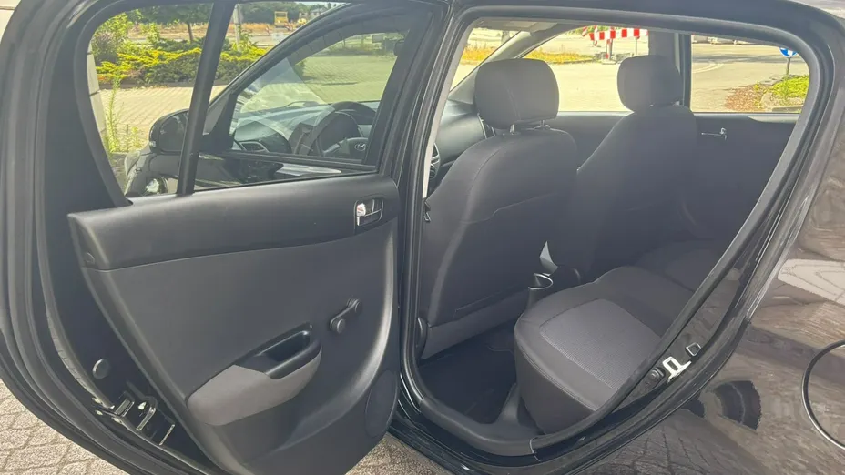 HYUNDAI i20 -