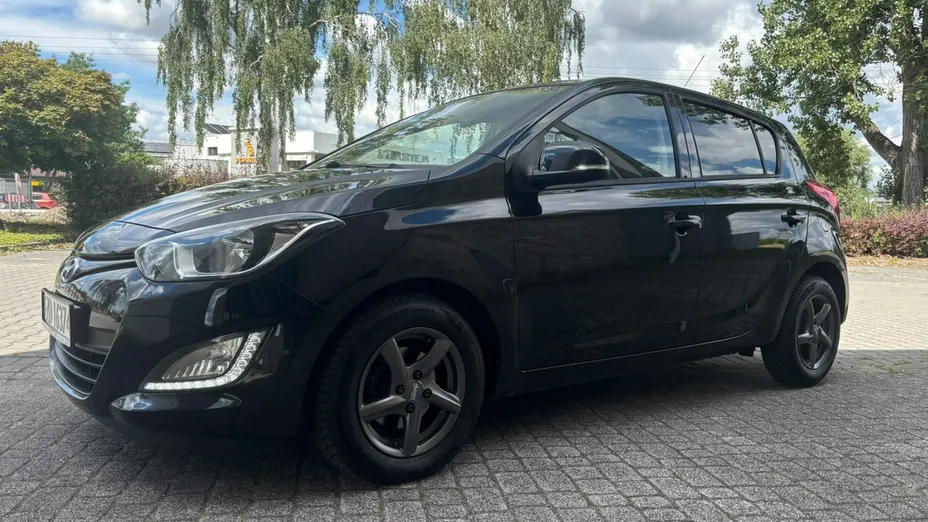 HYUNDAI i20 -