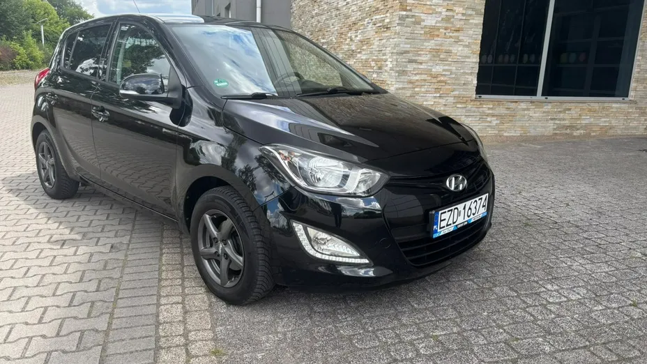 HYUNDAI i20 -