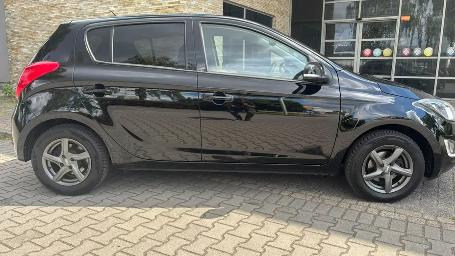 HYUNDAI i20 -