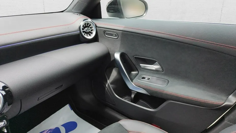 MERCEDES-BENZ CLA -
