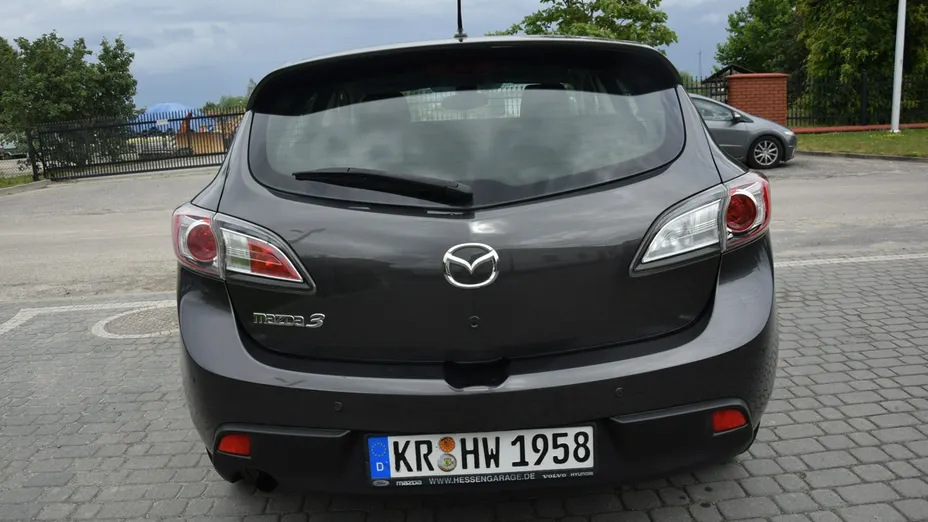 MAZDA 3 -