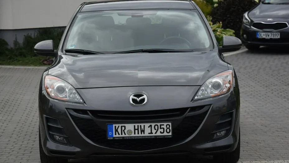 MAZDA 3 -