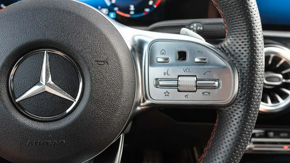 MERCEDES-BENZ CLA -