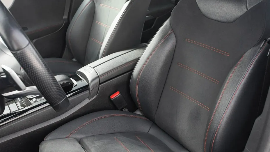MERCEDES-BENZ CLA -