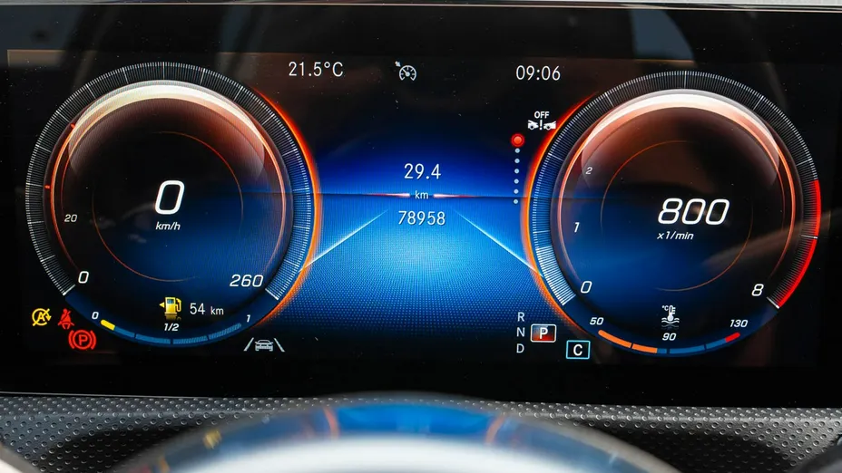 MERCEDES-BENZ CLA -