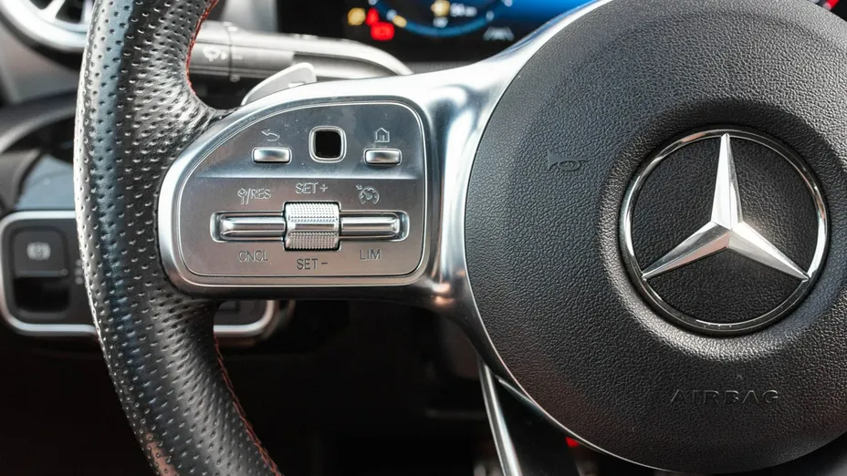 MERCEDES-BENZ CLA -