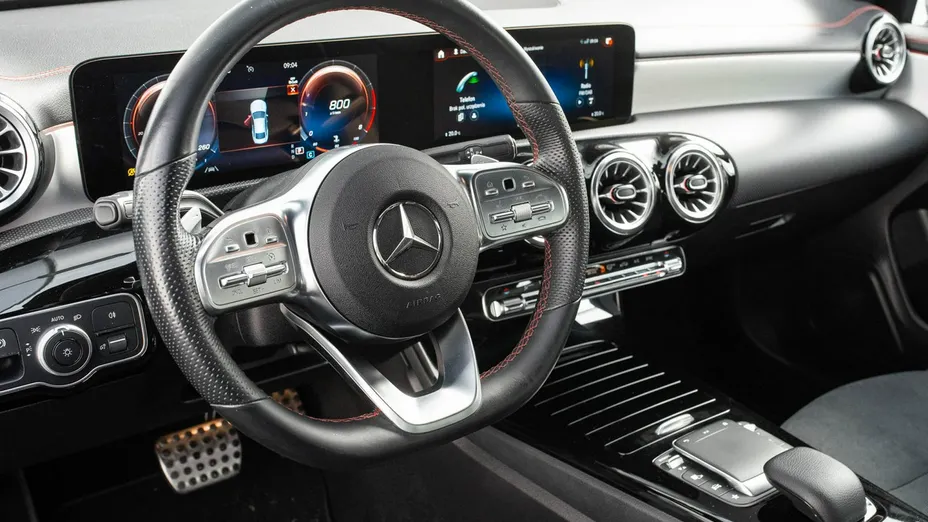 MERCEDES-BENZ CLA -