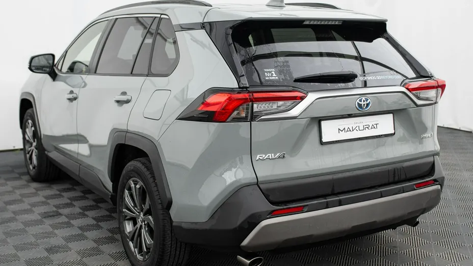 TOYOTA RAV4 -