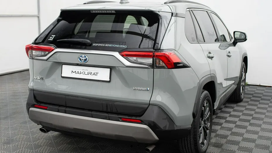 TOYOTA RAV4 -